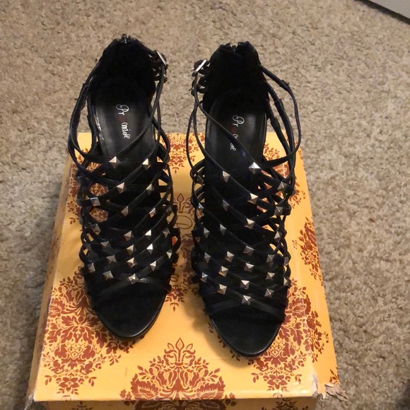 Size 7 promise - Picture 2 of 2